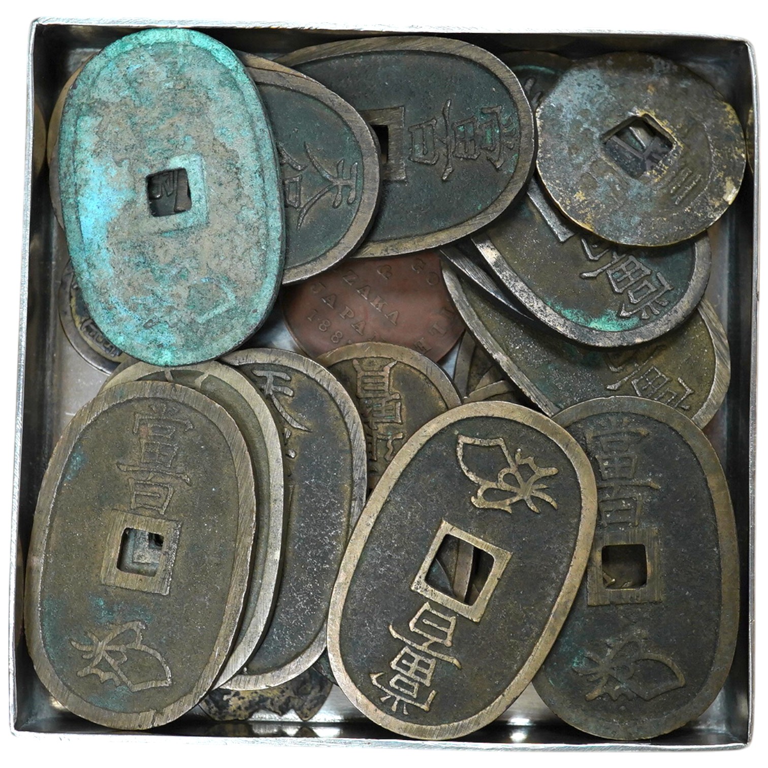 Japanese coins, seventeen 100 Mon, 1835 - 1870 and a small quantity of Song to Ming cash coins